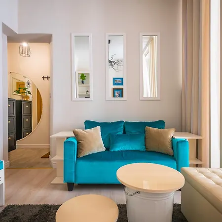 Bright Bohemian Studio With Prime Location Apartment