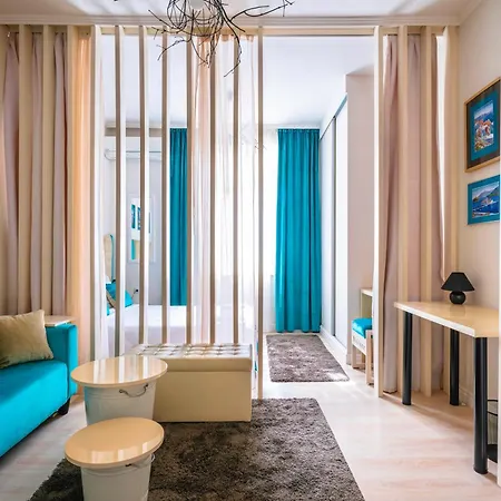 Bright Bohemian Studio With Prime Location Apartment *