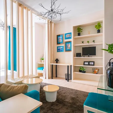 Bright Bohemian Studio With Prime Location Apartment