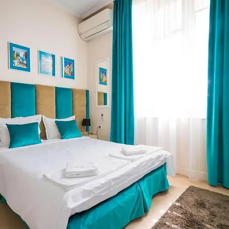 Bright Bohemian Studio With Prime Location Apartment